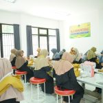 Sukses Gelar Pelatihan Menjahit, BLKK Miftahul Huda Blawe Lahirkan Desainer Muda Berbakat