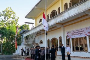 Upacara HUT RI Pondok Blawe Tanamkan Cinta Tanah Air