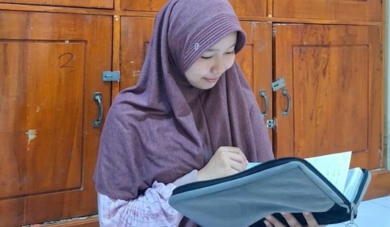 Zaidah Yusrina Sosok Ceria dengan Semangat Mandiri